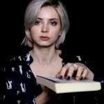 Sleepy Cupcakes ASMR tapping on a book