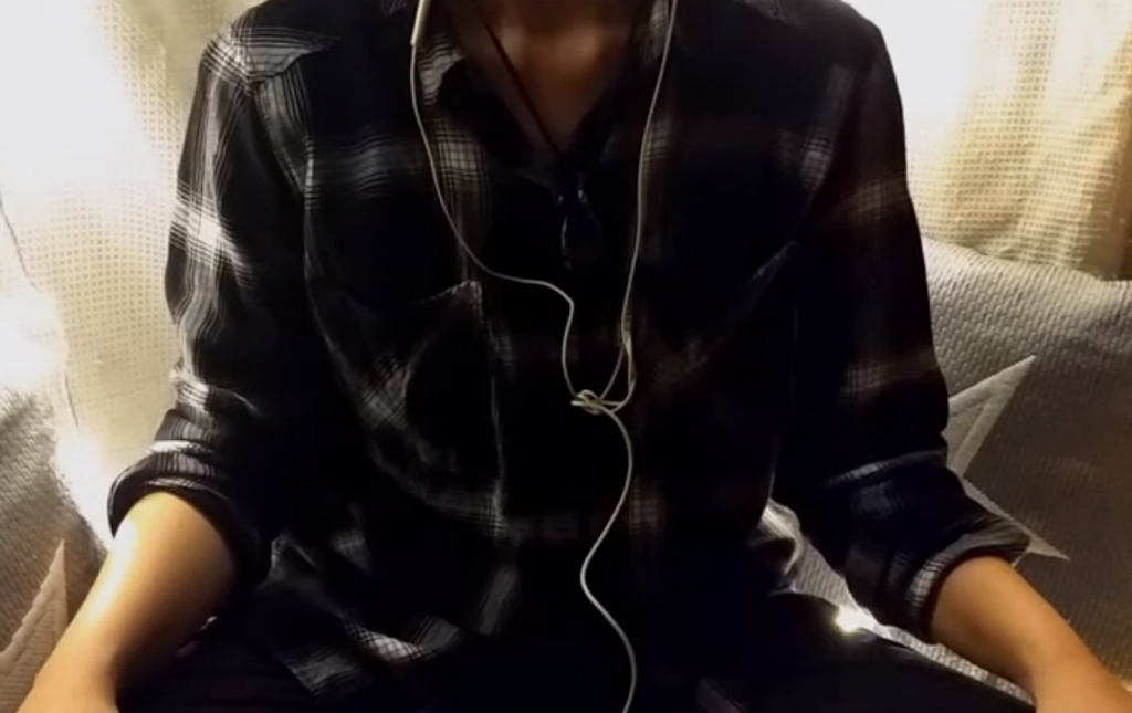 "Sleepydreamy Asmr" practicing relaxing hand movements.