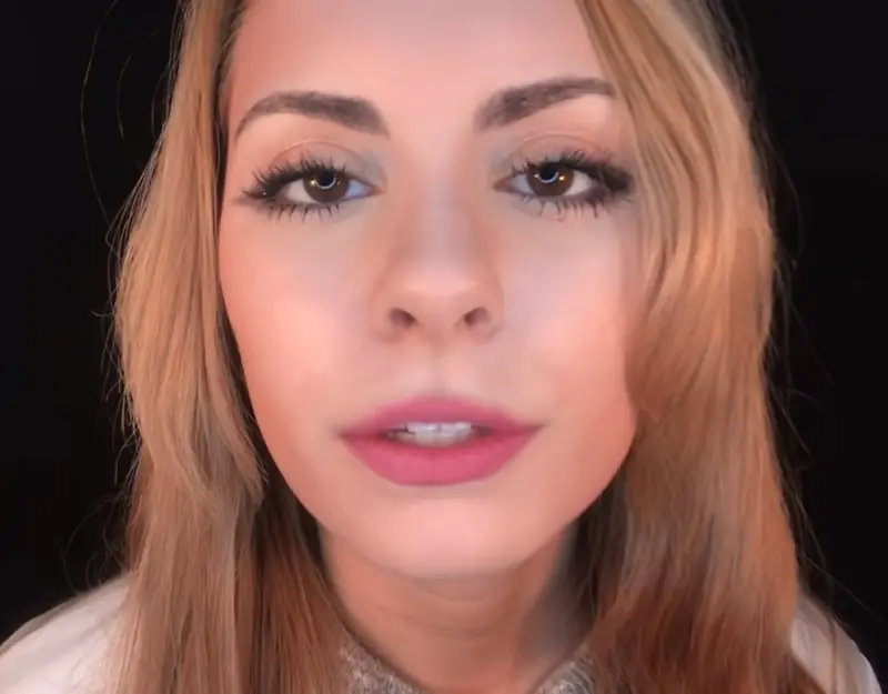 "Celaines Asmr" selfie close up.