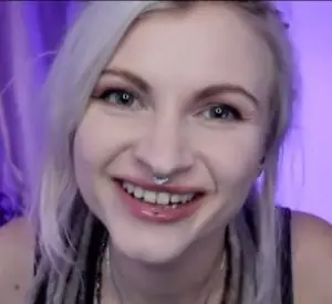"Ruby True Asmr" selfie