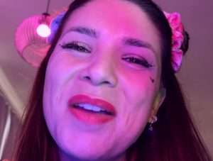 "ASMR Miss Mi" face selfie