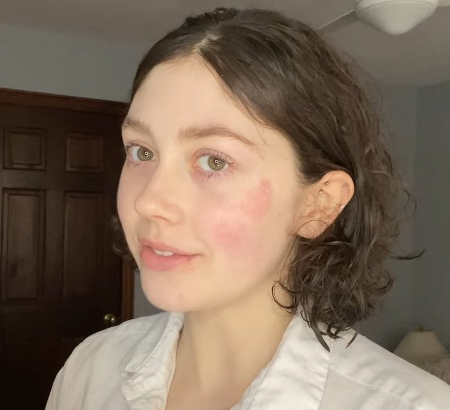 "ASMRmpits" wearing a white outfit