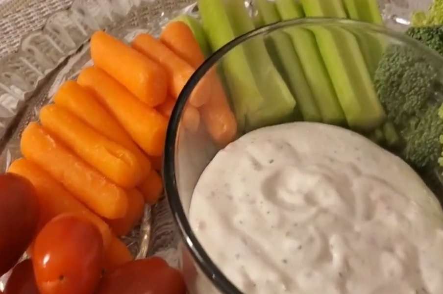 "ASMR Eating Pickles" Specialists Eating Vegetables