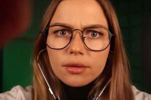 "Lizi Asmr" with glasses