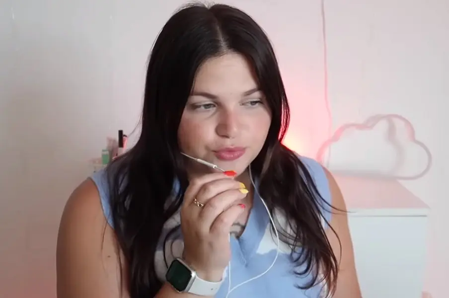 "Tina ASMR" French ASMR artist