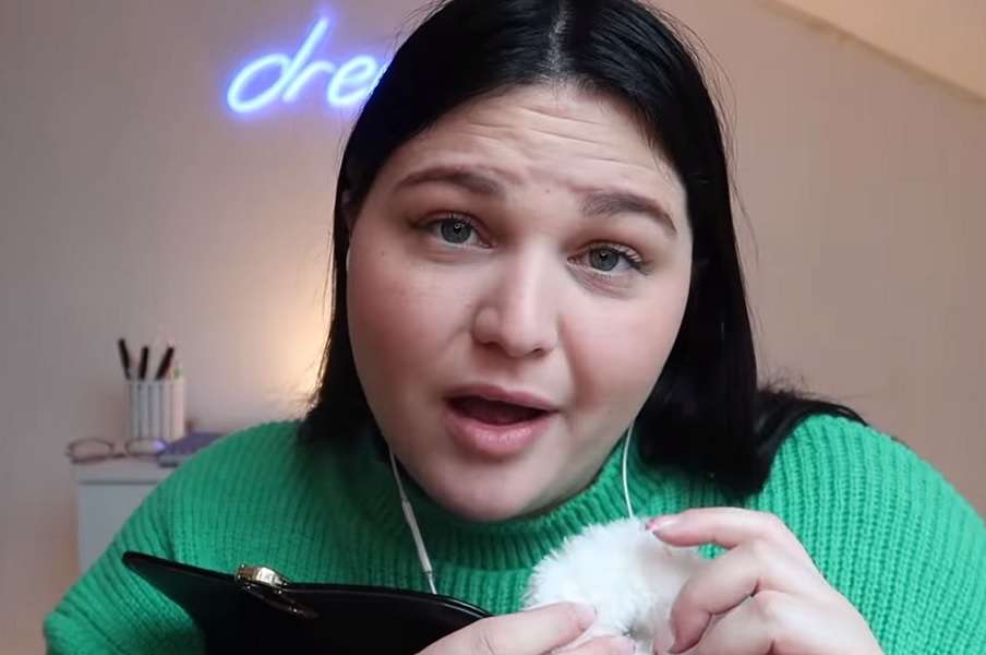 "Tina ASMR" amazing French ASMR artist