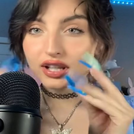 Bee Bee Asmr - The Sweetest Most Amazing Bee In the Hive