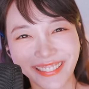 Eunzel ASMR 3 "My Face is Plastic ASMR" from Eunzel